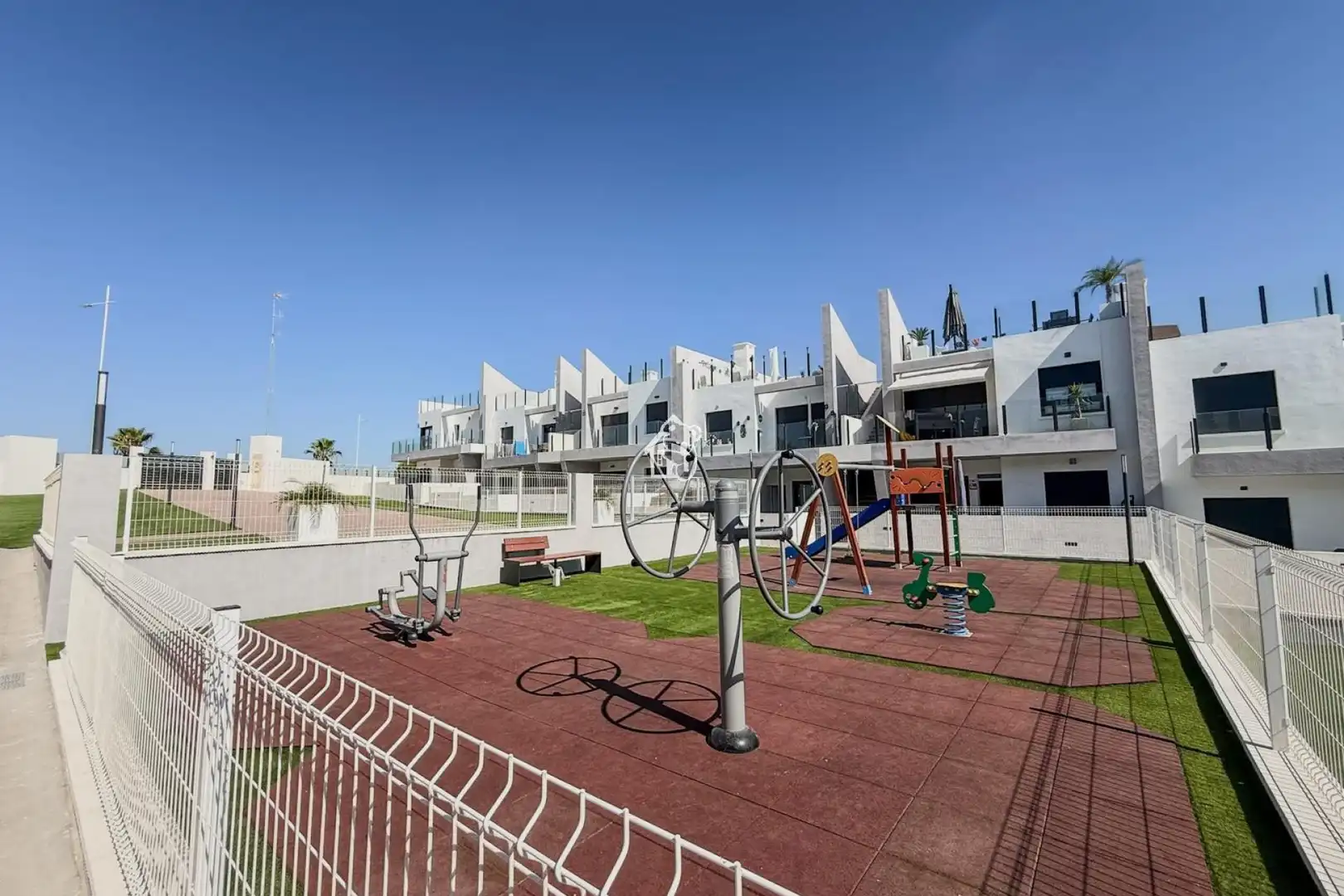 Außenansicht von Wohnungen zur Miete in San Miguel de Salinas mit Klimaanlage, Privatgarten und Terrasse