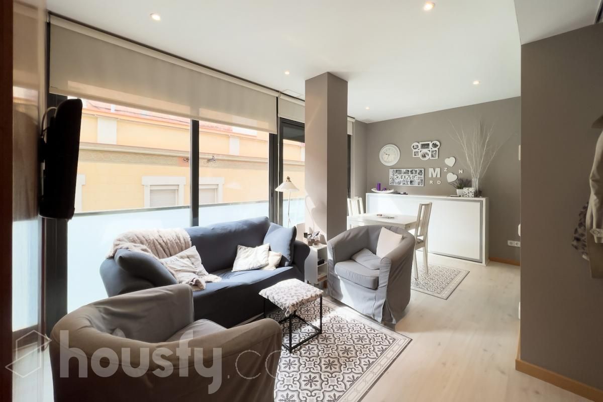 Living room of Flat to rent in  Barcelona Capital  with Air Conditioner, Heating and Parquet flooring