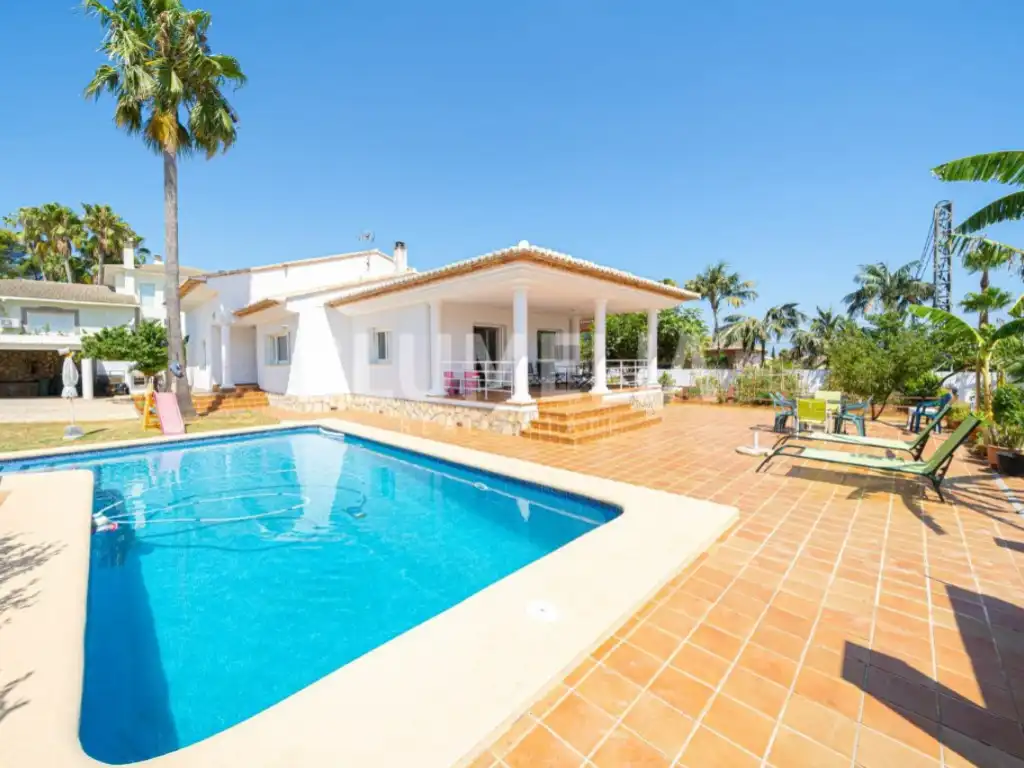 Casa con piscina in vendita a Calle Albelage, imagen 2