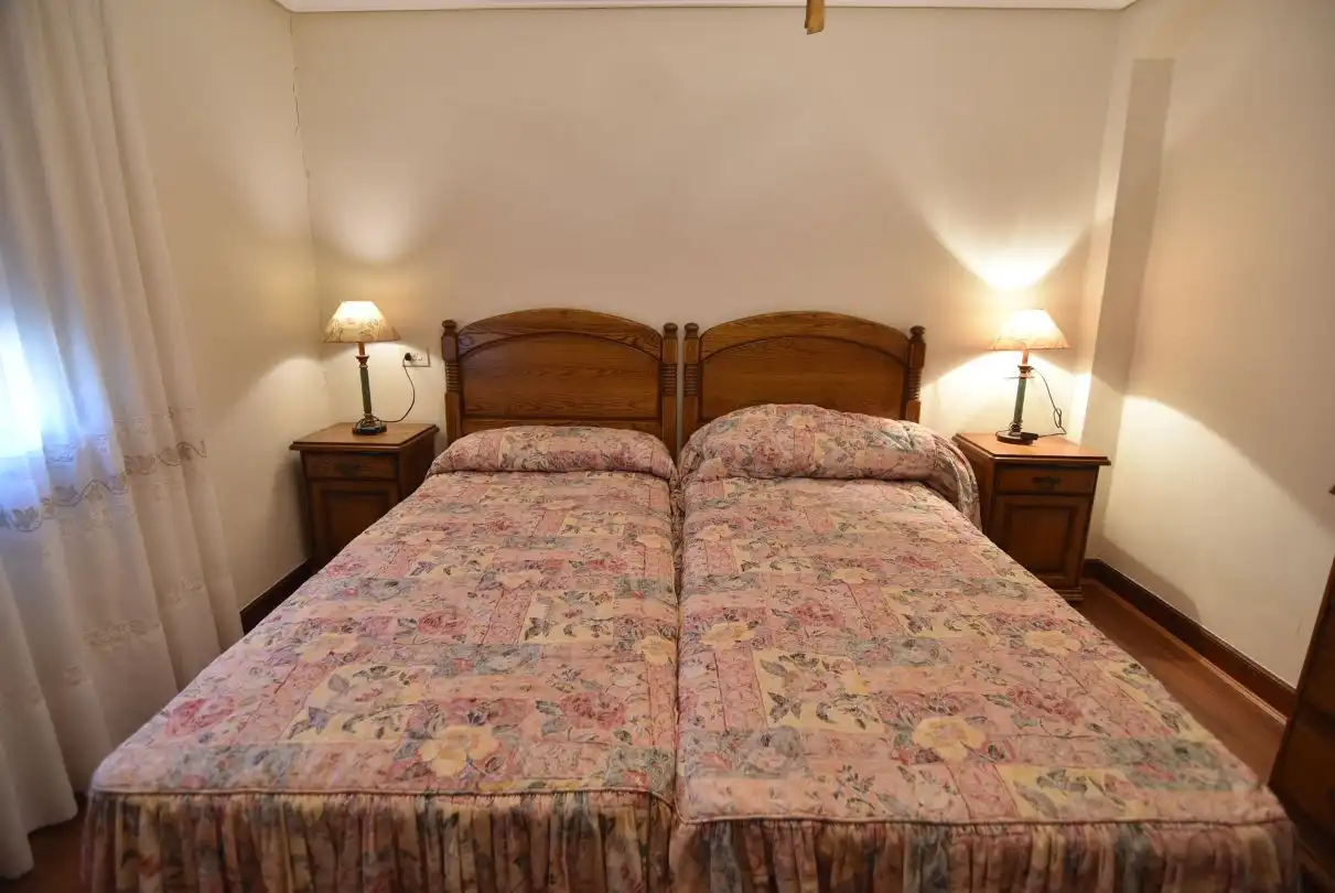Schlafzimmer von Wohnung zum Verkauf in Bergara mit Heizung, Möbliert und Balkon