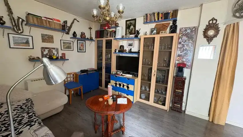 Living room of Flat for sale in Madrid  with Air Conditioner, Heating and Parquet flooring