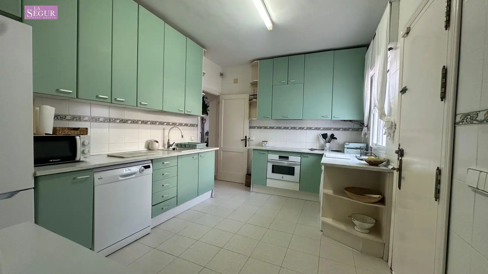 Cocina de Finca rústica en venta en Barbate con Aire acondicionado, Jardín privado y Terraza
