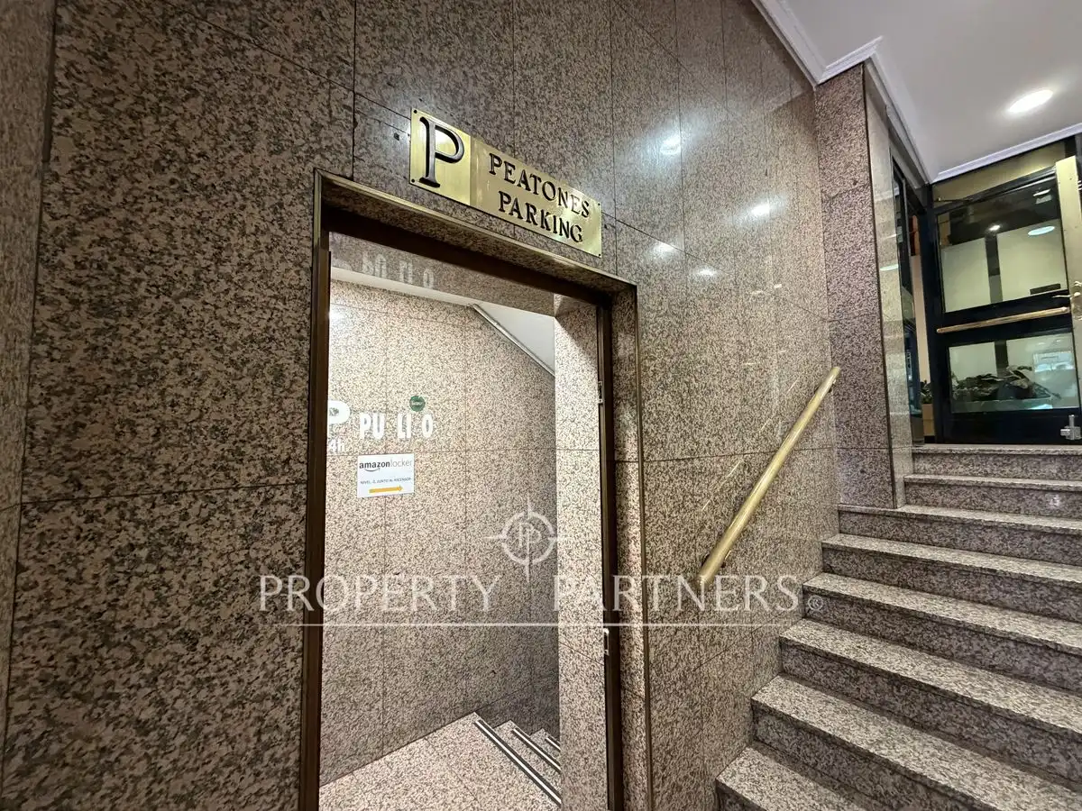Parking of Office for rent in Madrid  with Heating and Furnished