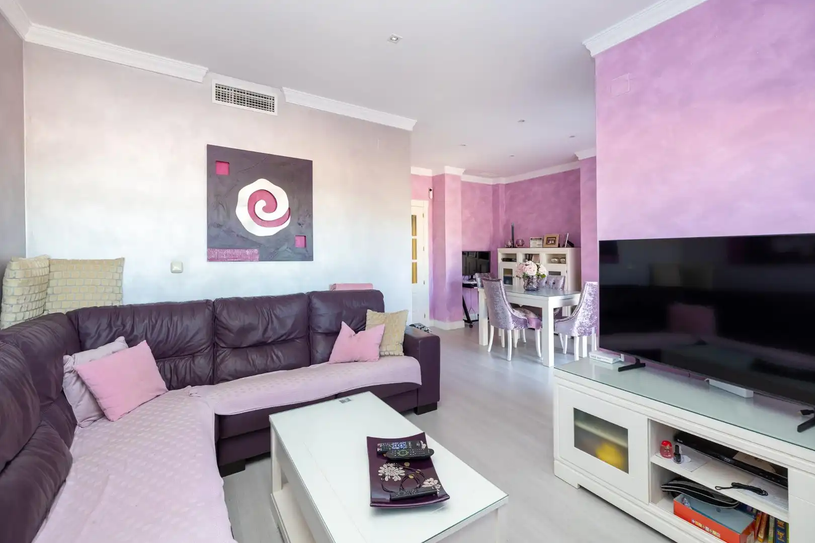 Wohnzimmer von Dachboden zum Verkauf in Motril mit Klimaanlage, Terrasse und Abstellraum
