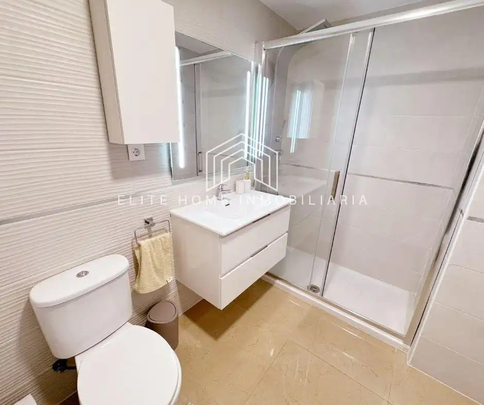Baño de Apartamento de alquiler en Cabanes con Aire acondicionado, Terraza y Piscina comunitaria