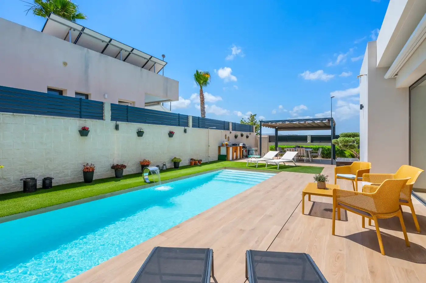 Swimming pool of Houses for sale in Benijófar  with Air Conditioner, Heating and Private garden