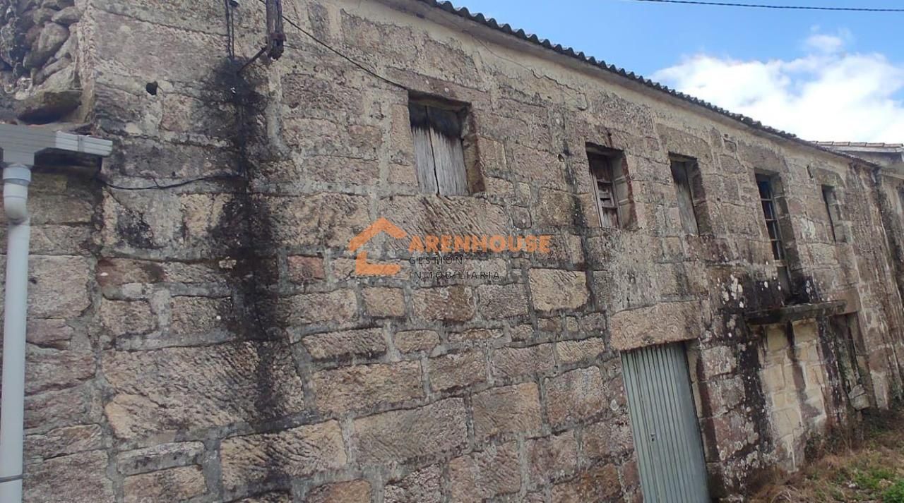 Vista exterior de Casa o xalet en venda en San Cristovo de Cea amb Jardí privat