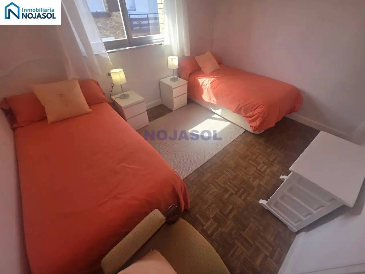 Habitación de Apartamento en venta en Laredo con Calefacción, Parquet y Terraza