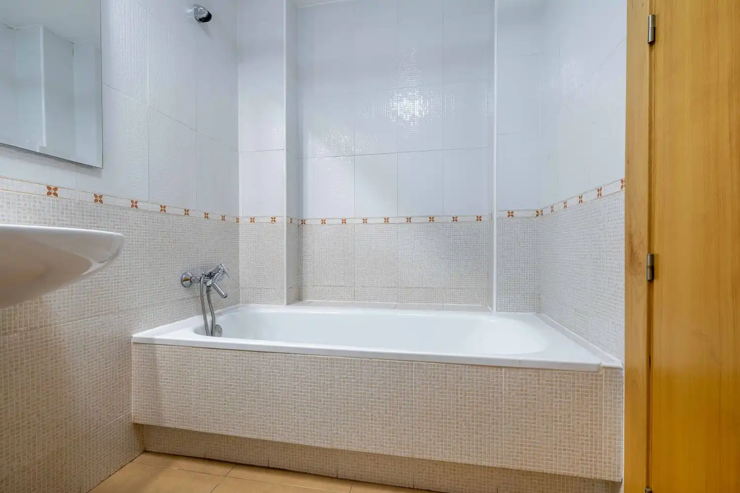 Badezimmer von Wohnung zur Miete in Murcia mit Klimaanlage und Heizung