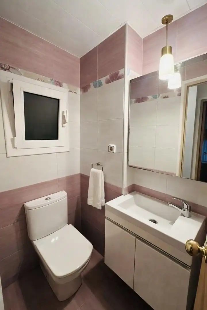 Badezimmer von Wohnungen zum Verkauf in Barcelona