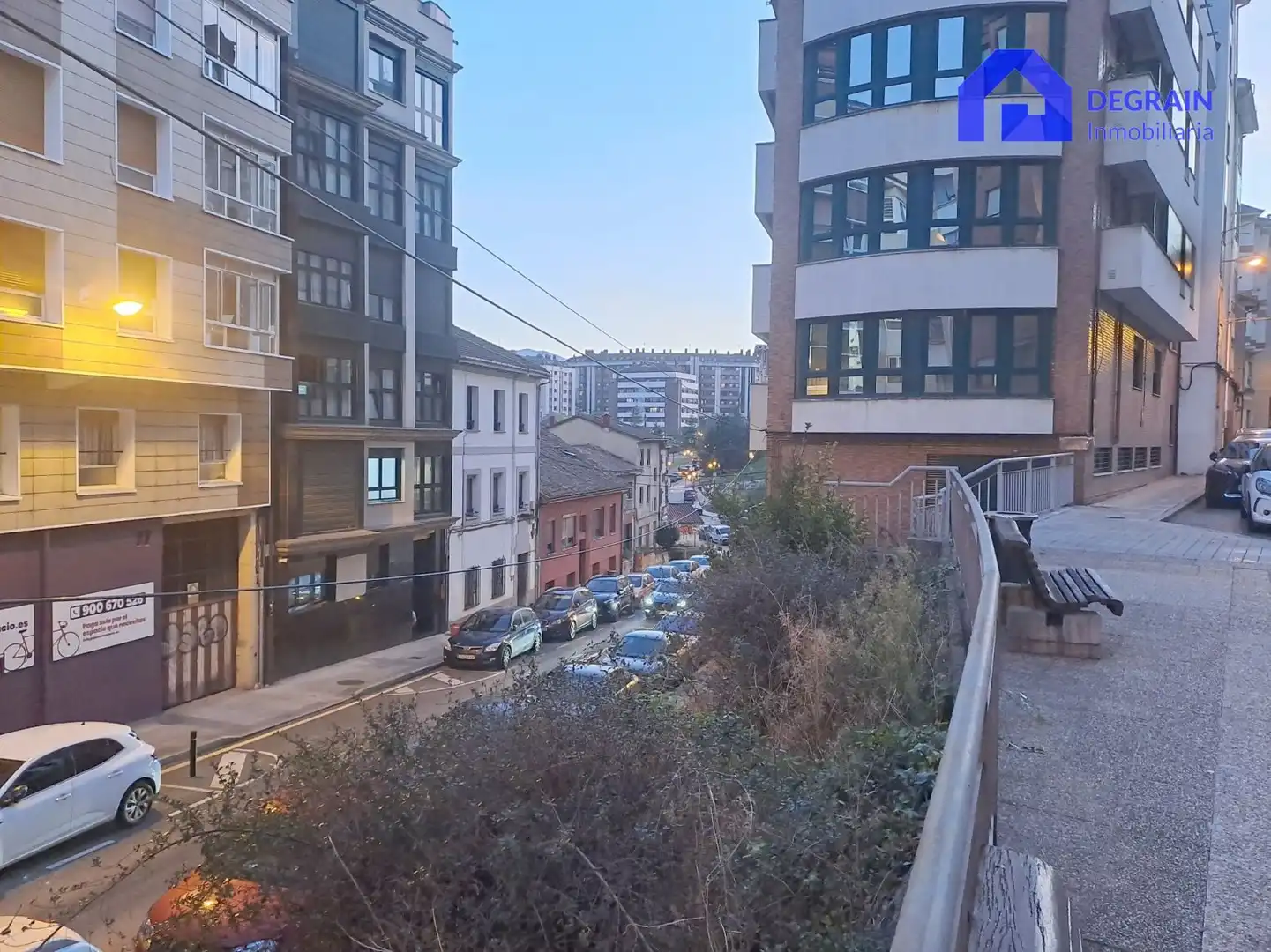 Vista exterior de Garaje en venta en Oviedo 