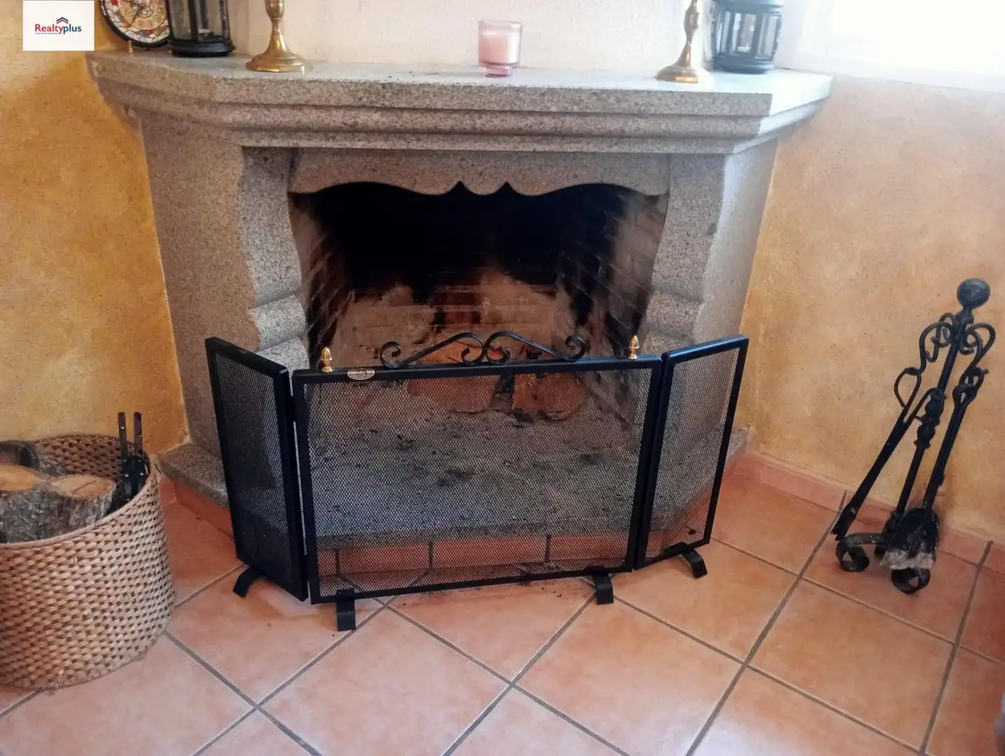 Casa adosada en venta en Burgohondo