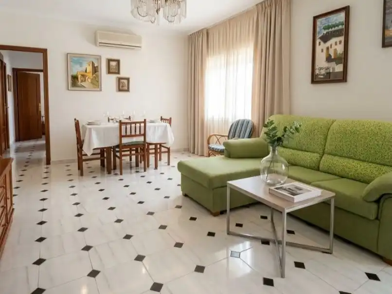 Sala de estar de Piso en venta en Almería con Aire acondicionado, Calefacción y Amueblado
