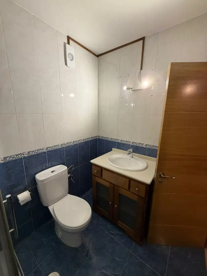 Baño de Piso en venta en Oviedo  con Calefacción