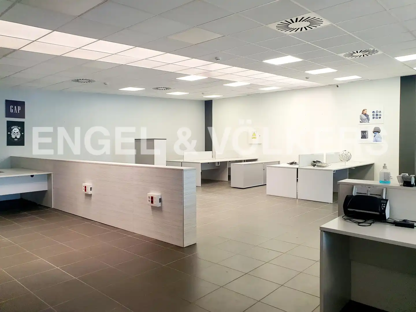 Nau industrial en venda en Cornellà de Llobregat