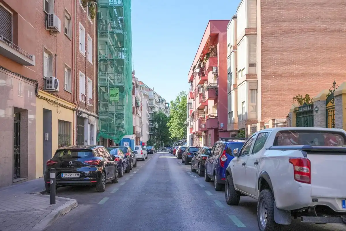 Vista exterior de Piso en venta en Madrid con Calefacción