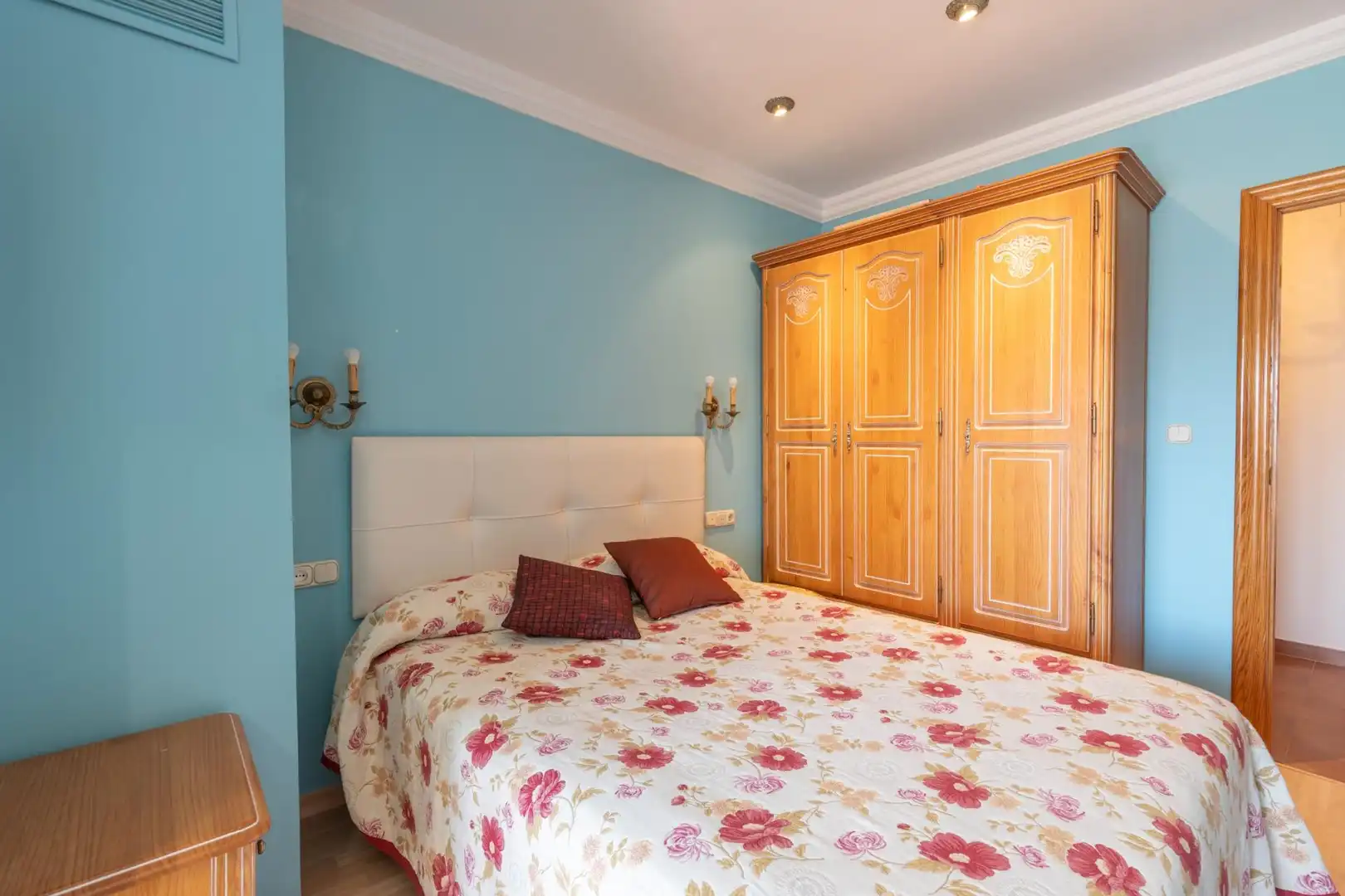 Dormitori de Casa o xalet en venda en Las Gabias amb Piscina comunitària