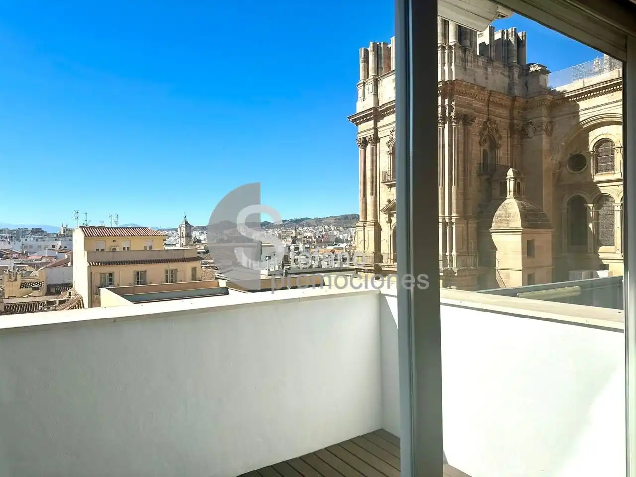Vista exterior de Ático de alquiler en Málaga con Aire acondicionado, Calefacción y Parquet