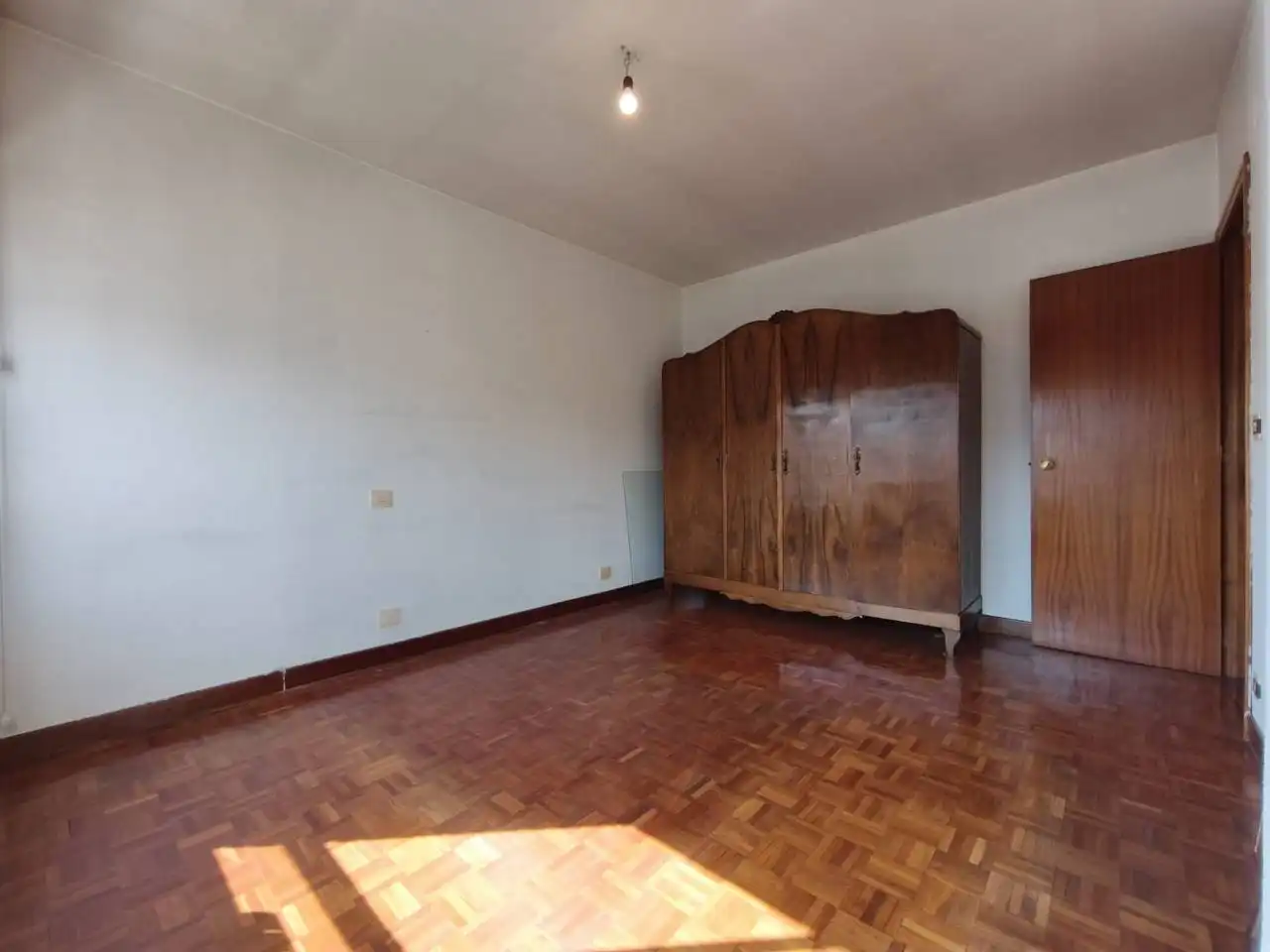 Dormitori de Pis en venda en Burgos amb Calefacció, Parquet i Terrassa