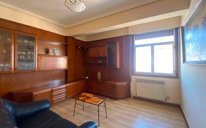 Sala d'estar de Pis en venda en Vitoria - Gasteiz amb Calefacció, Traster i Moblat