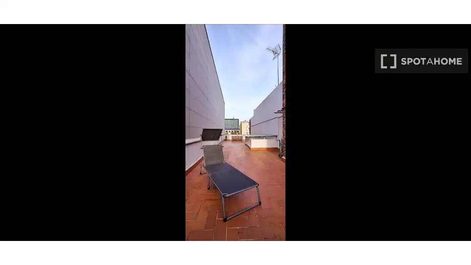 Piso con terraza en alquiler en Sant Martí, imagen 3