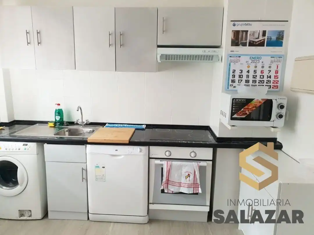 Cocina de Piso de alquiler en Bilbao  con Calefacción y Balcón
