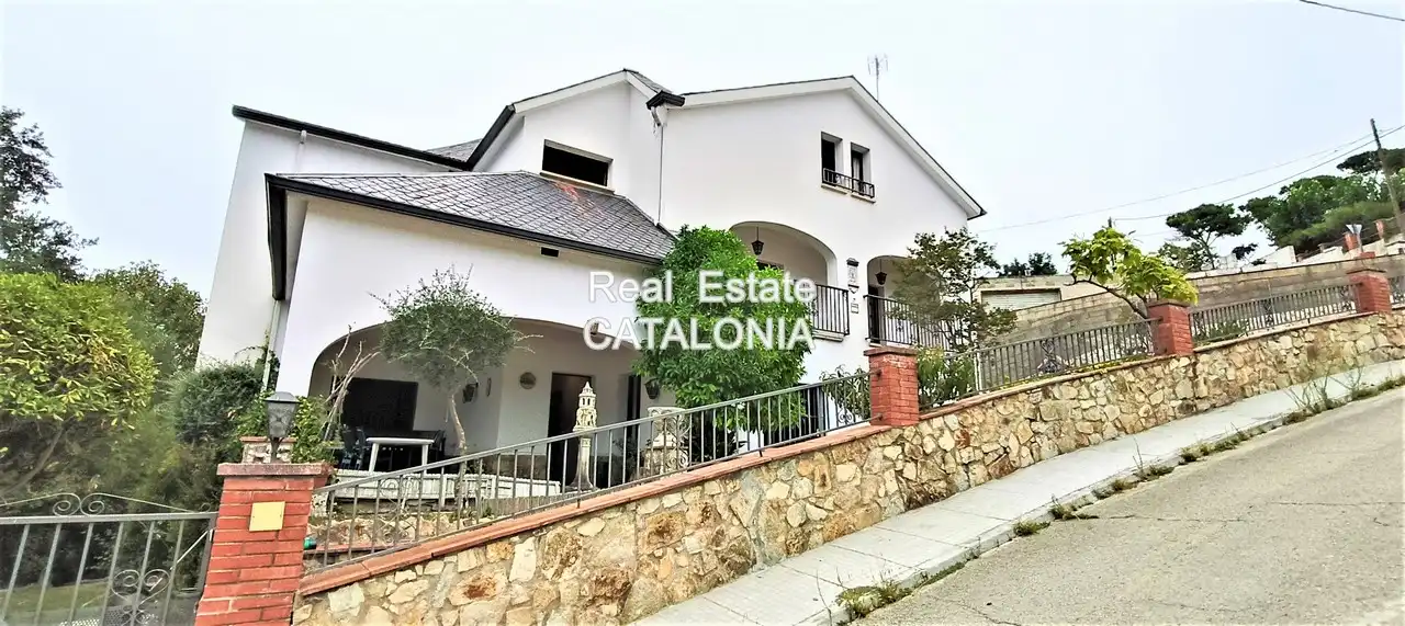 Vista exterior de Casa o xalet en venda en Maçanet de la Selva amb Calefacció, Jardí privat i Terrassa