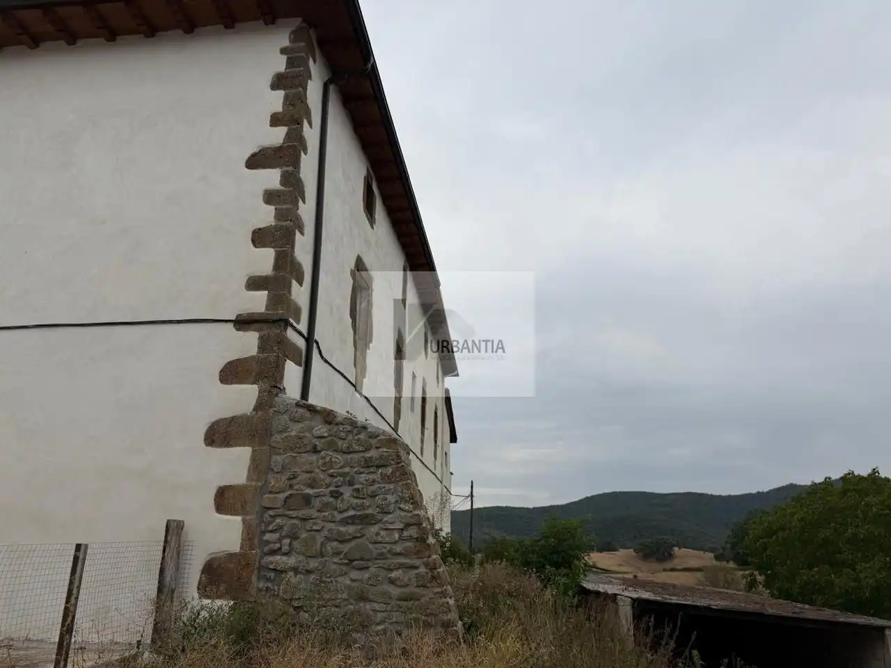 Country homes for sale in Basaburua, Navarra