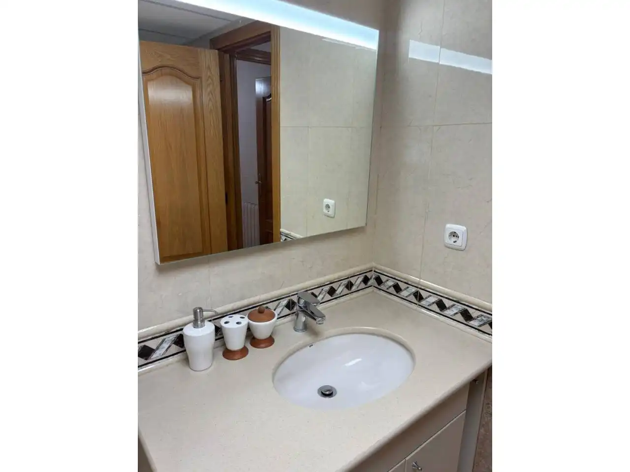 Baño de Piso de alquiler en Alicante / Alacant con Aire acondicionado, Calefacción y Amueblado