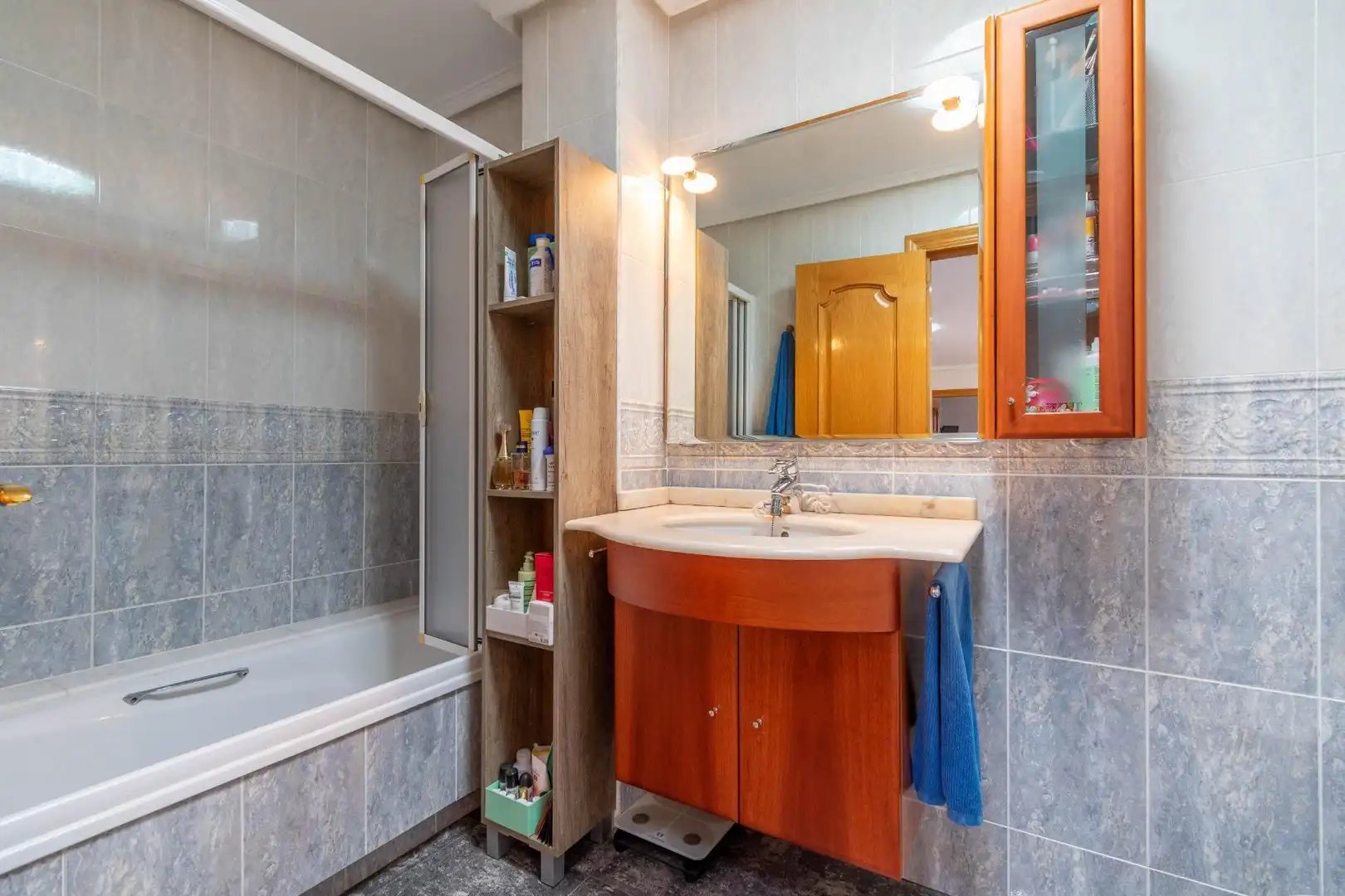 Bany de Àtic en venda en Almería amb Aire condicionat i Terrassa