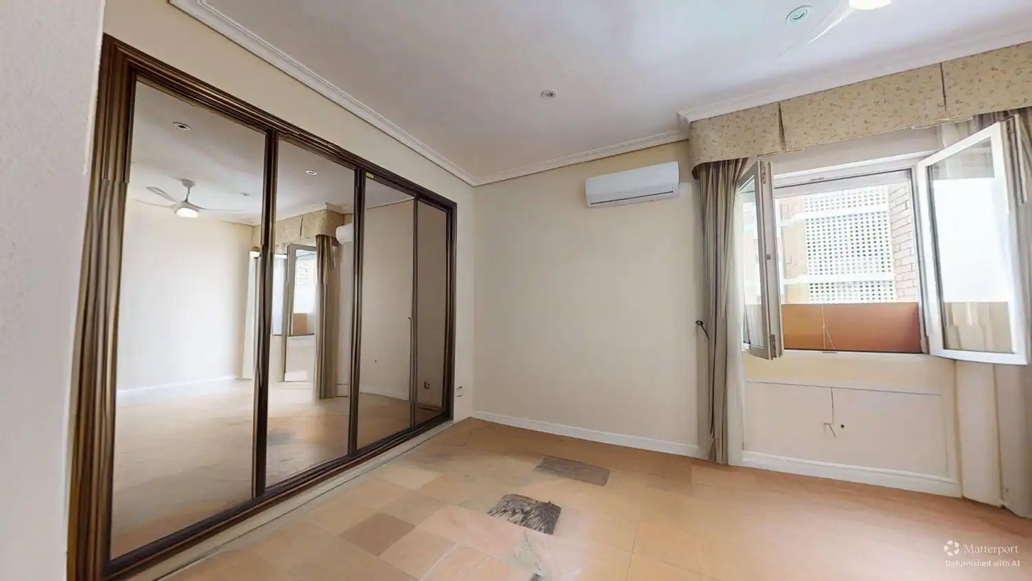 Bedroom of Flat for sale in Sevilla  with Air Conditioner, Heating and Terrace