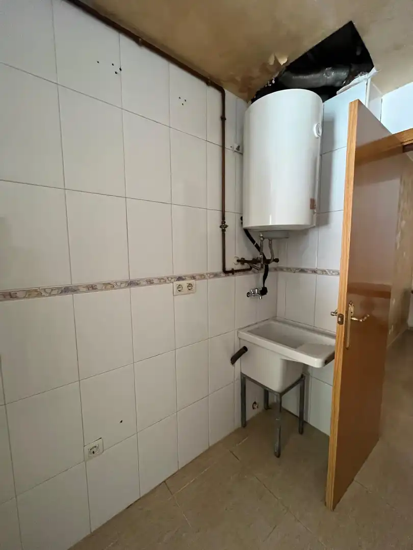 Badezimmer von Erdgeschoss zum Verkauf in Tortosa mit Terrasse und Alarm