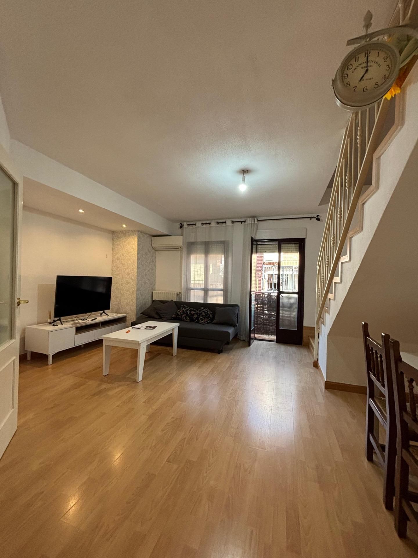 Living room of Duplex to rent in Sevilla la Nueva  with Heating and Balcony