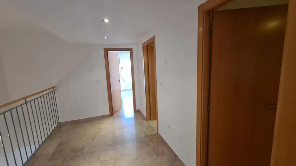 Casa adosada de lloguer a Avenida del Golf, Altorreal - El Chorrico