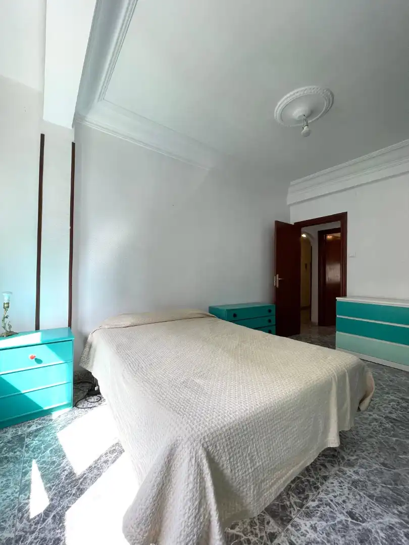 Schlafzimmer von Wohnung zur Miete in Zaragoza mit Heizung, Möbliert und Ofen
