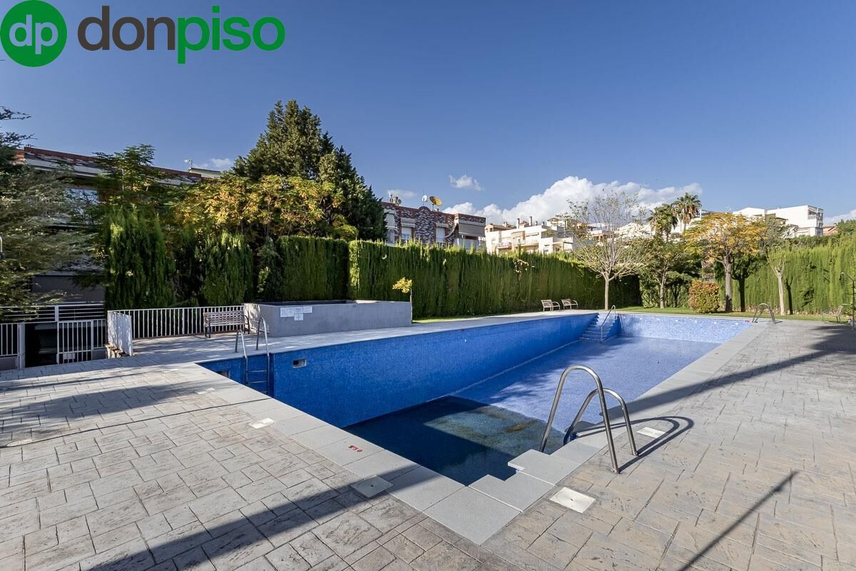 Piscina de Planta baixa en venda en Albolote amb Aire condicionat, Terrassa i Balcó