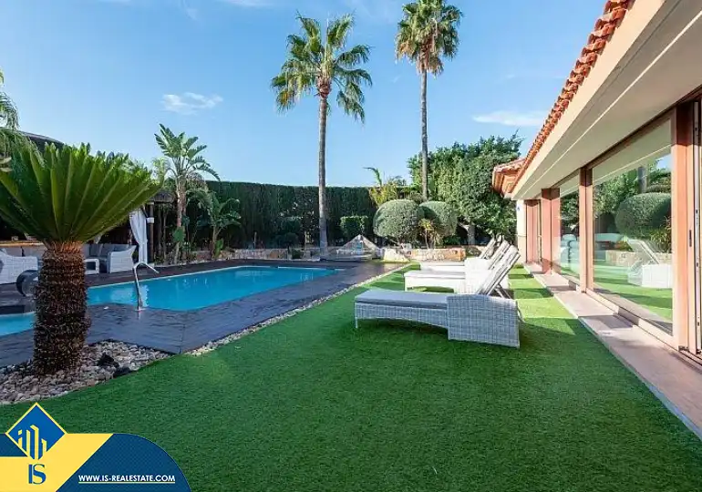 Chalet con piscina en venta en Marisol Park - Ortembach - Los Almendros, imagen 6