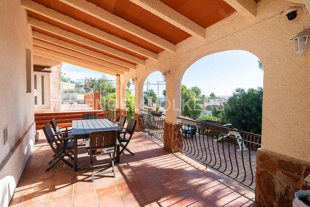 Terrace of House or chalet for sale in Oliva  with Air Conditioner, Heating and Private garden