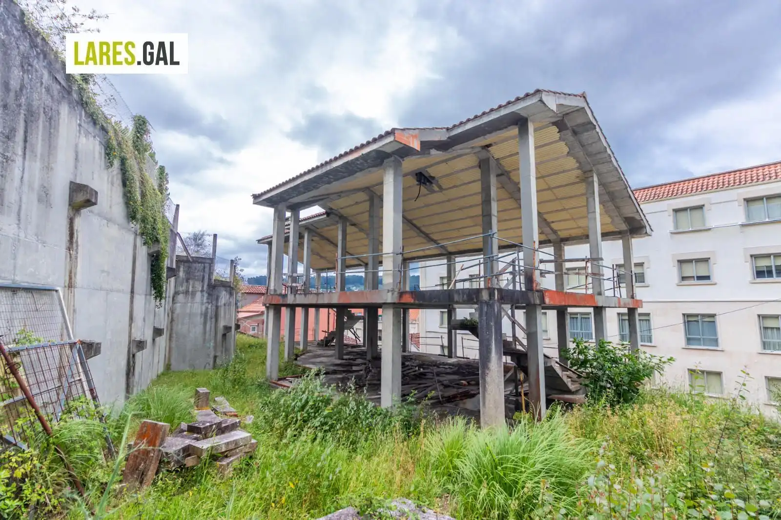 Außenansicht von Einfamilien-Reihenhaus zum Verkauf in Cangas  mit Heizung, Privatgarten und Terrasse