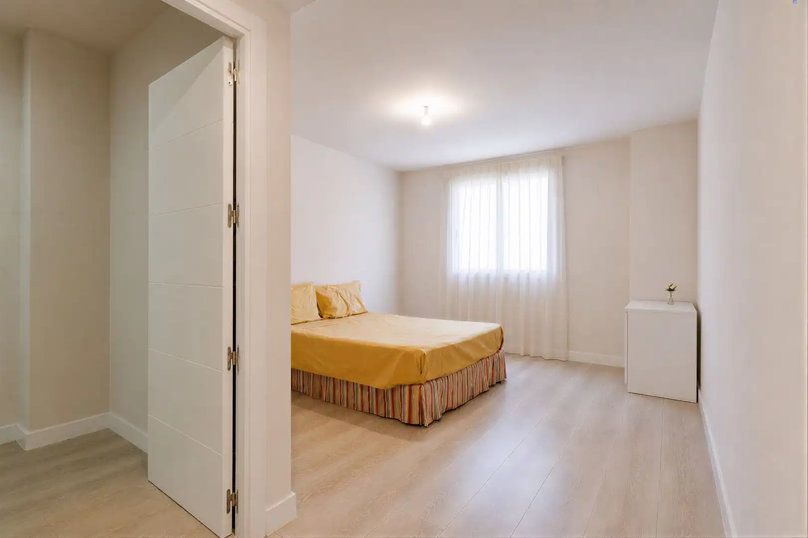 Bedroom of Flat for sale in Madrid  with Air Conditioner, Heating and Terrace