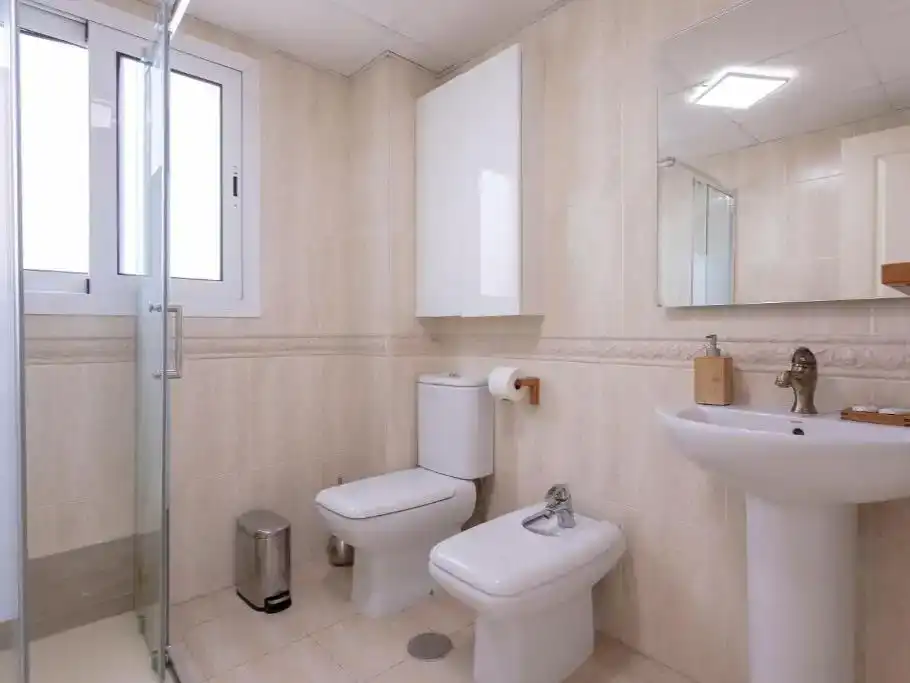 Bany de Apartament de lloguer en Torreblanca del Sol