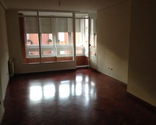 Living room of Flat to rent in Vitoria - Gasteiz  with Heating, Parquet flooring and Terrace