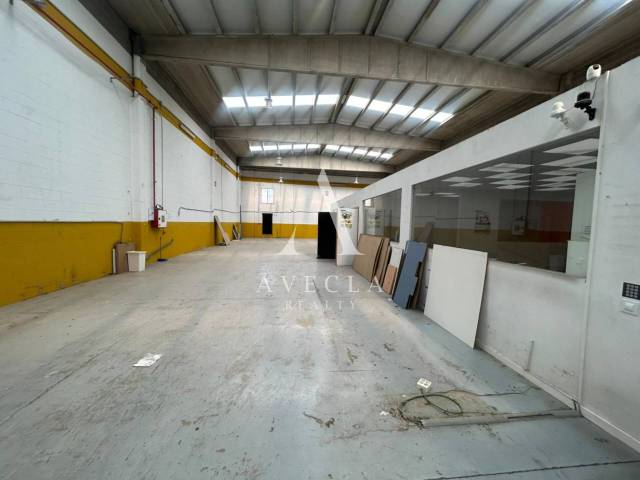 Nave industrial en Venta en Besalú, 2 en Sud - Zona Industrial
