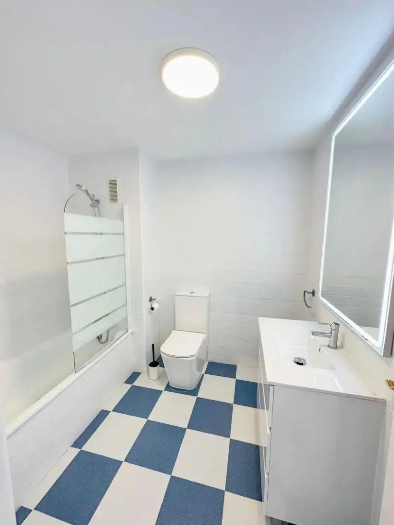 Bany de Apartament de lloguer en Marbella amb Aire condicionat, Calefacció i Terrassa