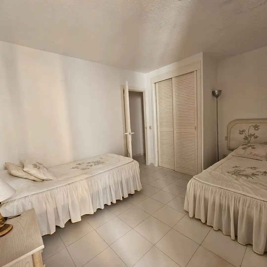 Dormitori de Casa adosada en venda en La Manga del Mar Menor amb Jardí privat, Terrassa i Moblat