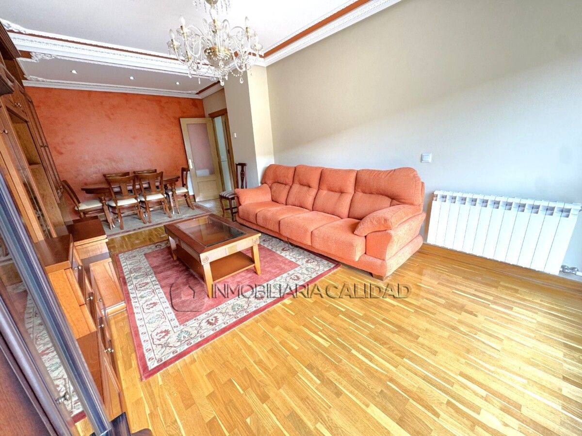 Living room of Flat to rent in Burgos Capital  with Heating, Storage room and Furnished