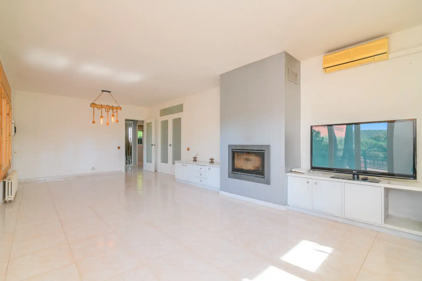 Sala de estar de Casa o chalet de alquiler en Begues con Calefacción, Jardín privado y Terraza