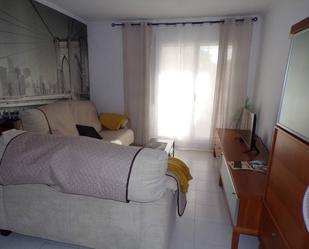 Living room of Flat for sale in Figueres  with Terrace and Furnished