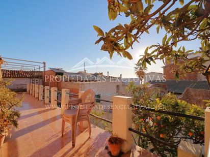 Vista exterior de Casa adosada en venda en El Masnou amb Jardí privat, Terrassa i Traster