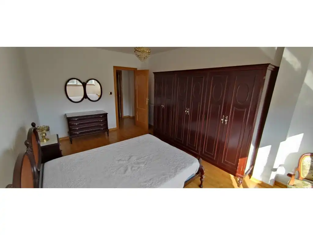 Dormitori de Casa o xalet en venda en Cacabelos